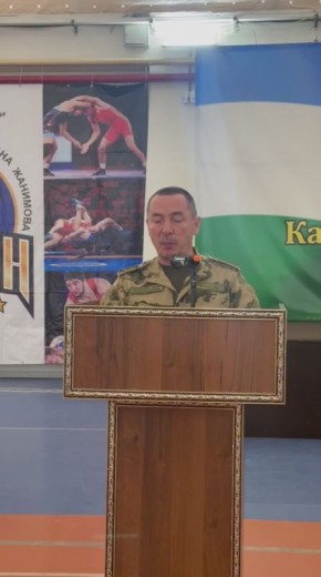 Командующий Северо-Кавказского ордена Жукова округа Росгвардии генерал-полковник Владимир Спиридонов принял участие в закрытии соревнований по рукопашному бою и наградил победителей и призеров