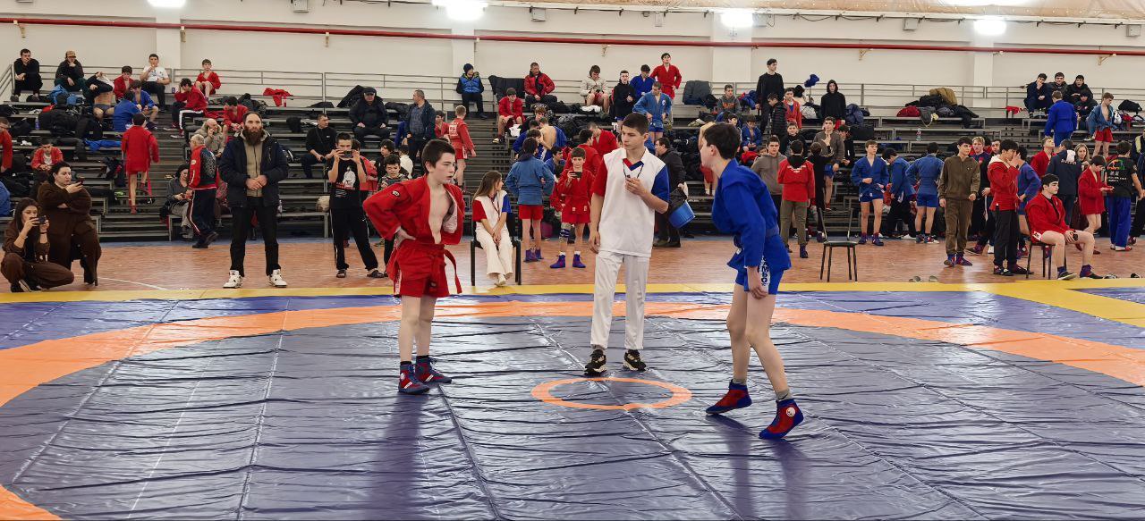 В СК "Нальчик" проходит первенство КБР по самбо среди спортсменов до 16 лет В СК "Нальчик" проходит первенство КБР по самбо среди спортсменов до 16 лет