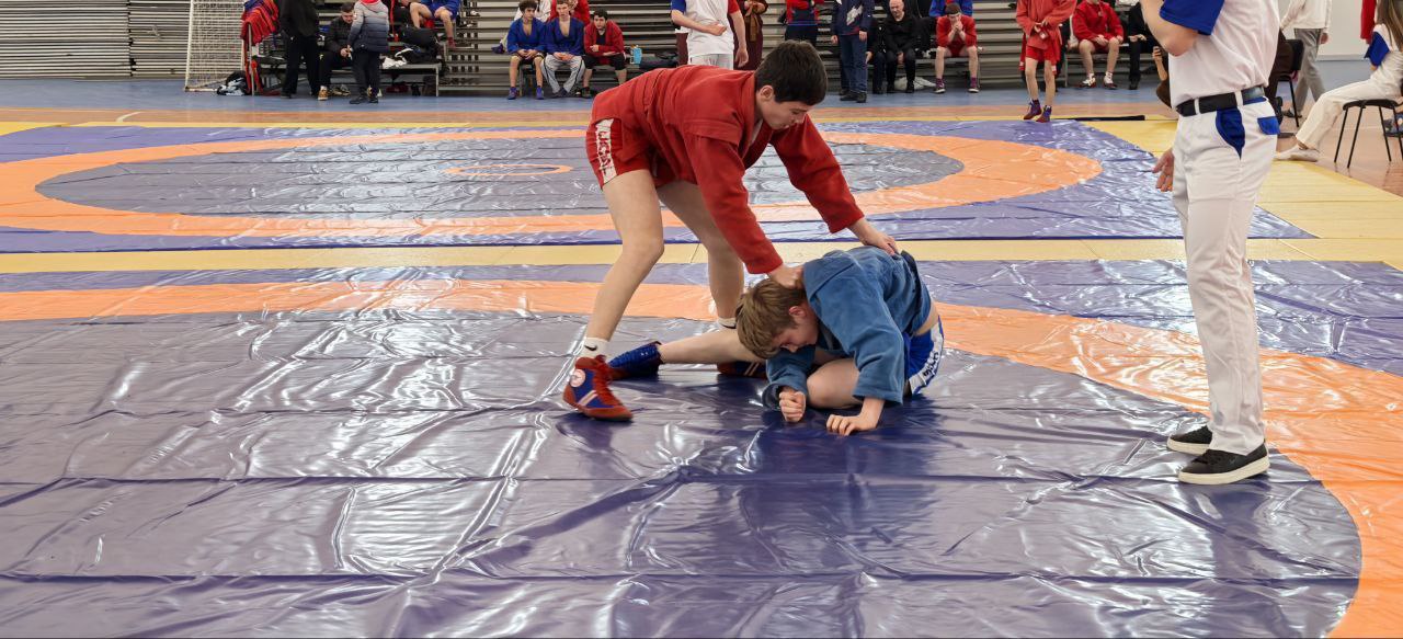 В СК "Нальчик" проходит первенство КБР по самбо среди спортсменов до 16 лет В СК "Нальчик" проходит первенство КБР по самбо среди спортсменов до 16 лет