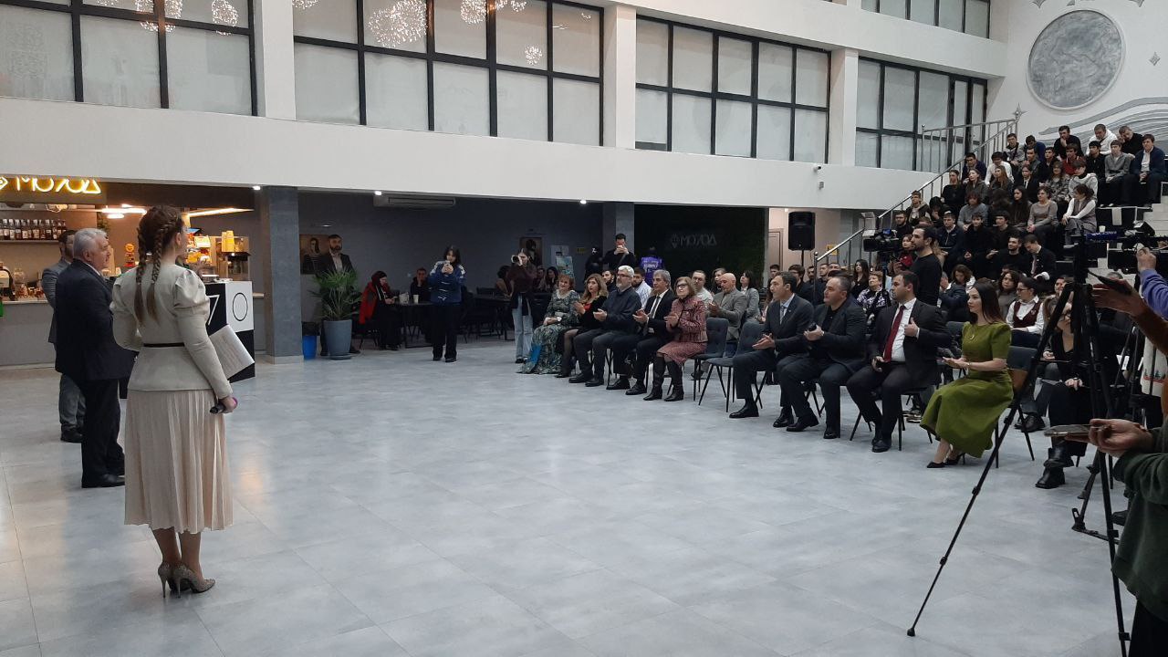 В республиканском Доме молодёжи проходит церемония награждения премии "Гордость КБР" В республиканском Доме молодёжи проходит церемония награждения премии "Гордость КБР"