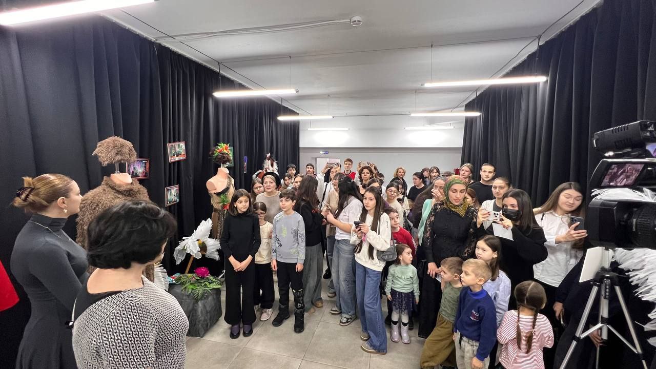 Сегодня в ТЮЗе впервые проводят день открытых дверей Сегодня в ТЮЗе впервые проводят день открытых дверей