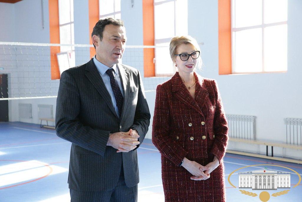 Парламентарии посетили МКОУ "СОШ № 9 им. Н.А. Цагова" в с. Дыгулыбгей, в которой проведён масштабный ремонт в рамках национального проекта "Молодёжь и дети" Парламентарии посетили МКОУ "СОШ № 9 им. Н.А. Цагова" в с. Дыгулыбгей, в которой проведён масштабный ремонт в рамках национального проекта "Молодёжь и дети"