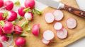 Замаринуете вкуснейший редис с зеленью на зиму за полчаса: без лишних хлопот и затрат