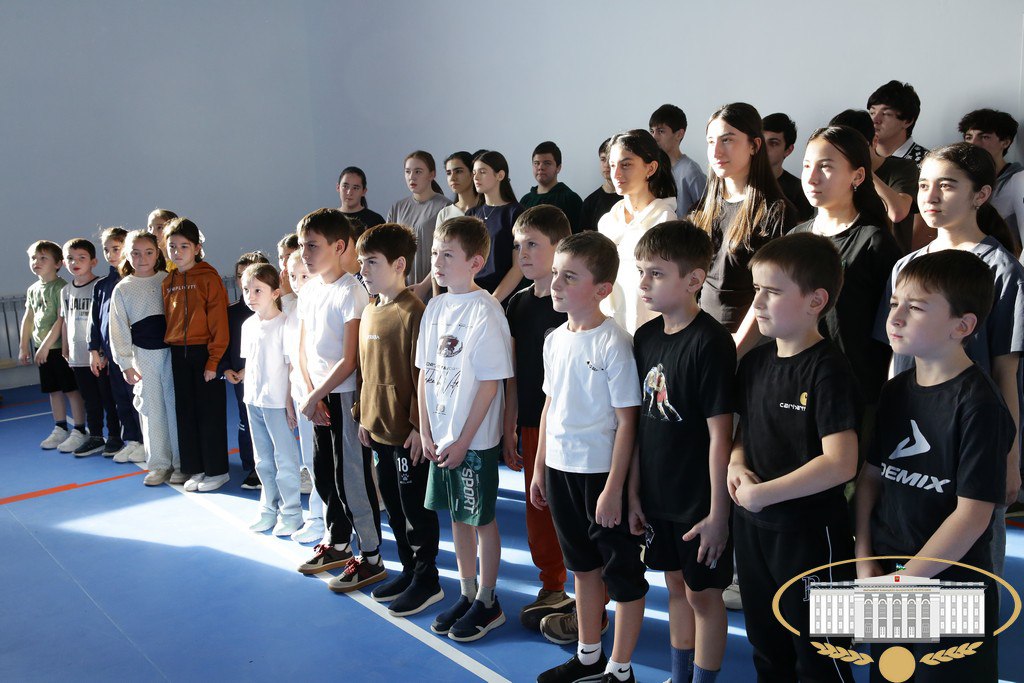 Парламентарии посетили МКОУ "СОШ № 9 им. Н.А. Цагова" в с. Дыгулыбгей, в которой проведён масштабный ремонт в рамках национального проекта "Молодёжь и дети" Парламентарии посетили МКОУ "СОШ № 9 им. Н.А. Цагова" в с. Дыгулыбгей, в которой проведён масштабный ремонт в рамках национального проекта "Молодёжь и дети"