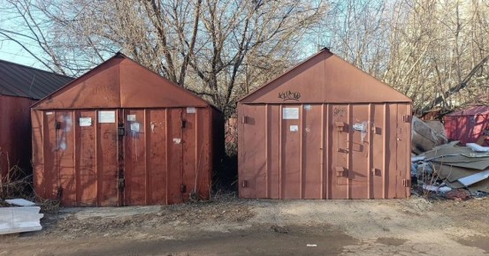 Металлические гаражи во дворе: как легализовать или снести в 2026 году