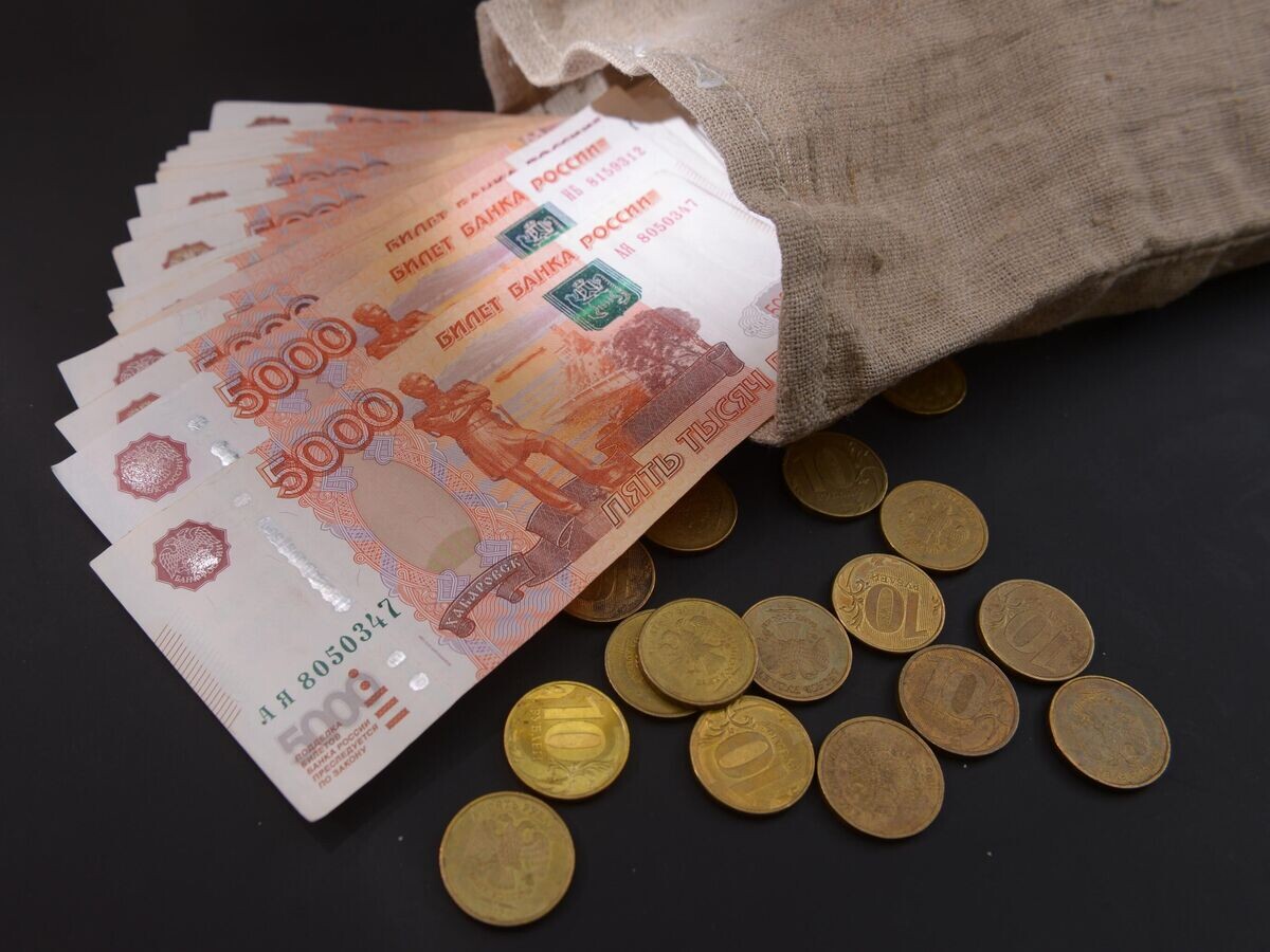 С февраля увеличатся выплаты для семей и льготников