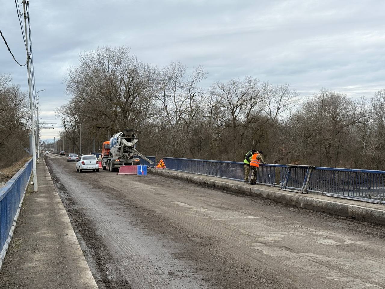 Мост через р. Терек на дороге Прохладный – Эльхотово обновляют капитально Мост через р. Терек на дороге Прохладный – Эльхотово обновляют капитально