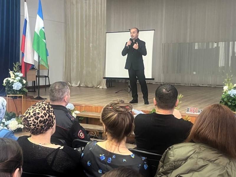 ��������� ���������-�������� �������� ������ � ������ ������� ����� ����� ��� �������� � ������������ ����� �����