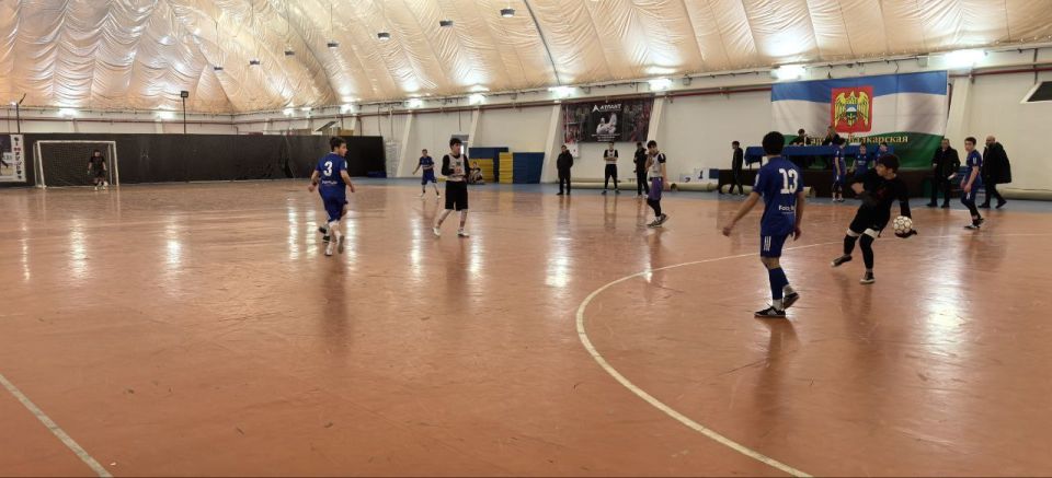 В СК "Нальчик" проходит республиканский этап всероссийского турнира "Кожаный мяч - школьная футбольная лига"