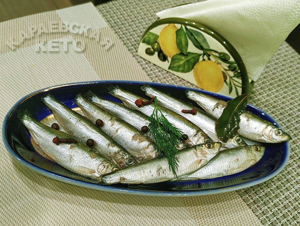 Легкий способ приготовления вкусной кильки в домашних условиях