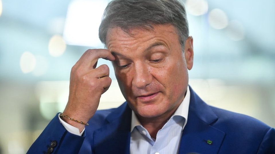 Сбербанк делает паузу: Искусственный интеллект уволил тысячи сотрудников