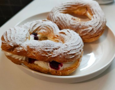 Нежные заварные кольца с творожным наполнителем