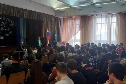 В Прохладненском районе полицейские провели масштабные профилактические встречи со школьниками