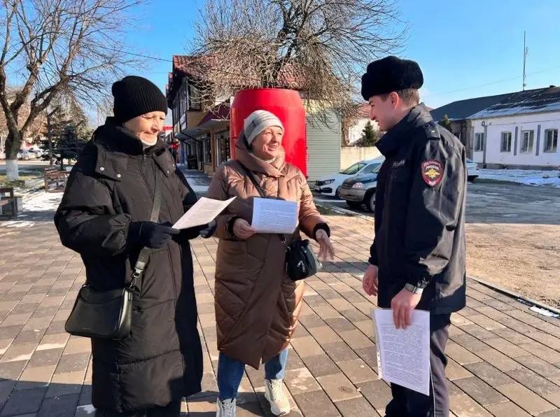 Автоинспекторы и общественники Кабардино-Балкарии провели акцию «Водитель! Будь внимателен к пешеходу!» Автоинспекторы и общественники Кабардино-Балкарии провели акцию «Водитель! Будь внимателен к пешеходу!»