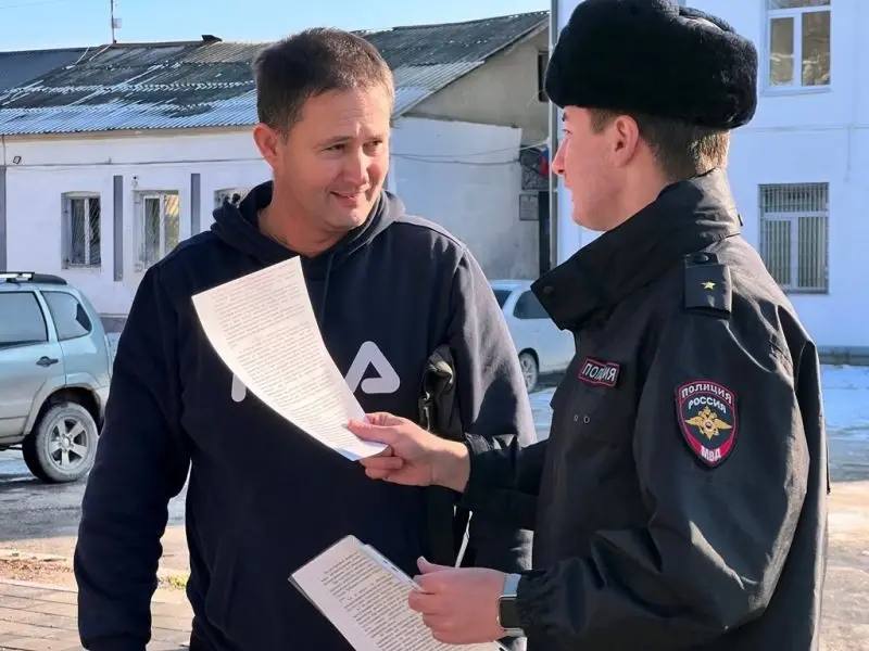 Автоинспекторы и общественники Кабардино-Балкарии провели акцию «Водитель! Будь внимателен к пешеходу!» Автоинспекторы и общественники Кабардино-Балкарии провели акцию «Водитель! Будь внимателен к пешеходу!»