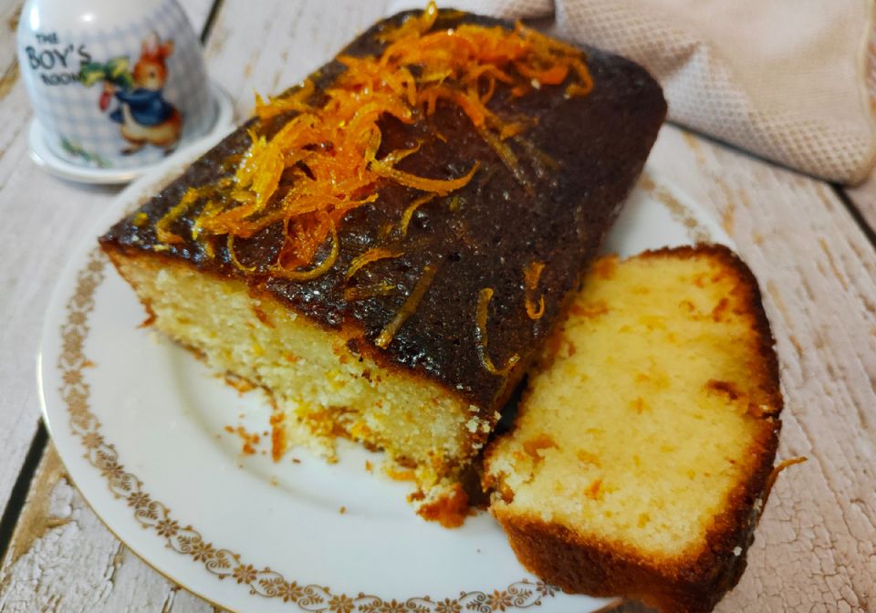 Как удивить родных нежным апельсиновым манником с курагой: секрет в простоте!