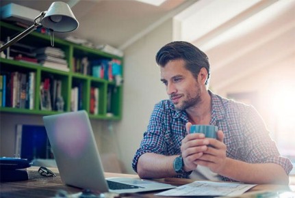 Работа из дома: плюсы и минусы, что выбрать?