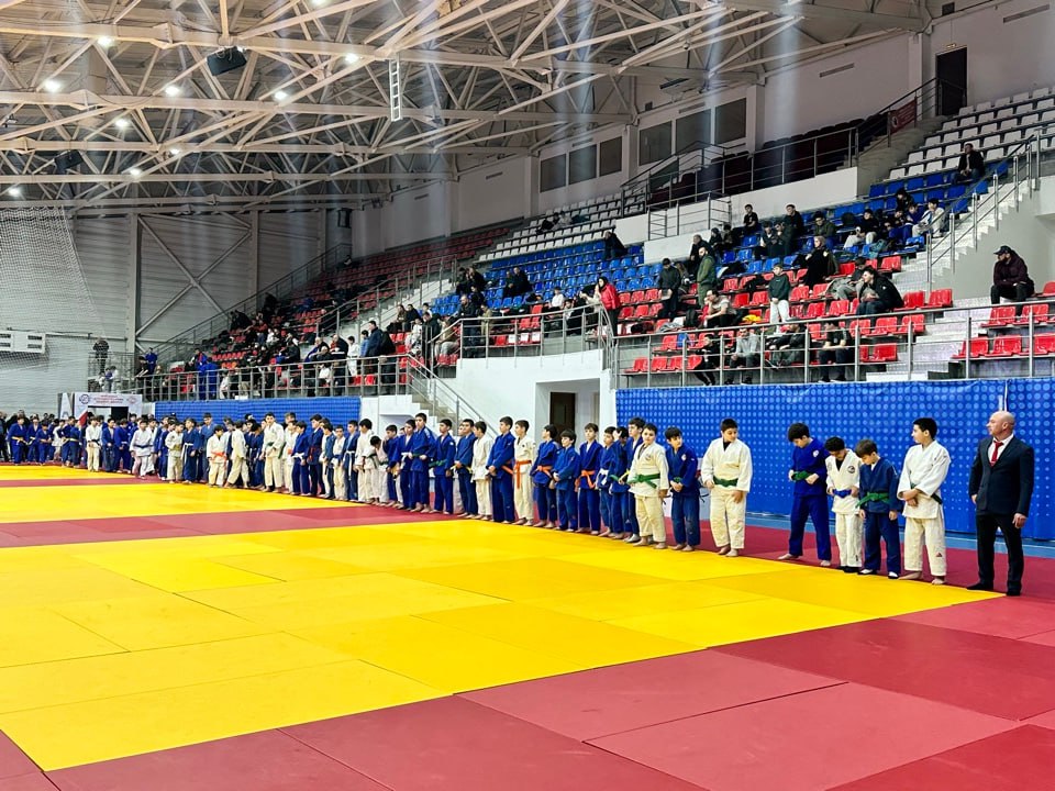 В Нальчике почтили память тренера по дзюдо Альберта Майсурадзе В Нальчике почтили память тренера по дзюдо Альберта Майсурадзе