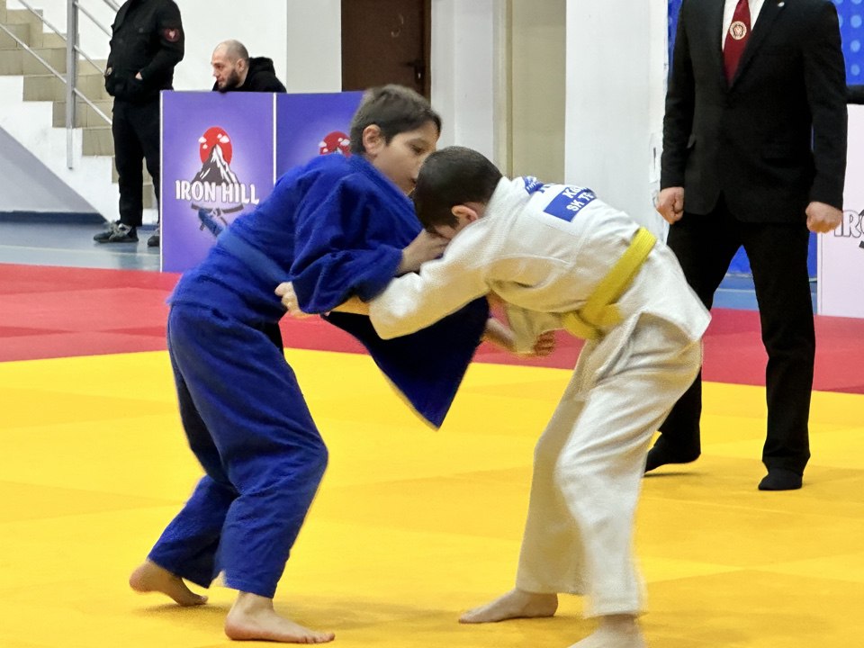 В Нальчике почтили память тренера по дзюдо Альберта Майсурадзе В Нальчике почтили память тренера по дзюдо Альберта Майсурадзе