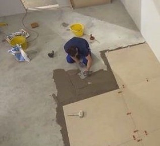 Как уложить керамогранит на пол: пошаговое руководство