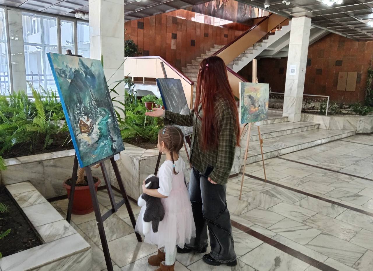 Через перевалы с рюкзаком и кисточкой Через перевалы с рюкзаком и кисточкой