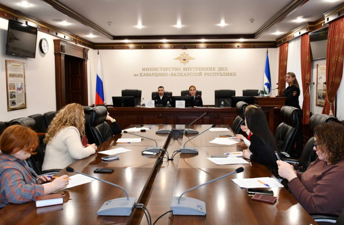 В МВД России по КБР состоялся брифинг по вопросам оказания государственных услуг
