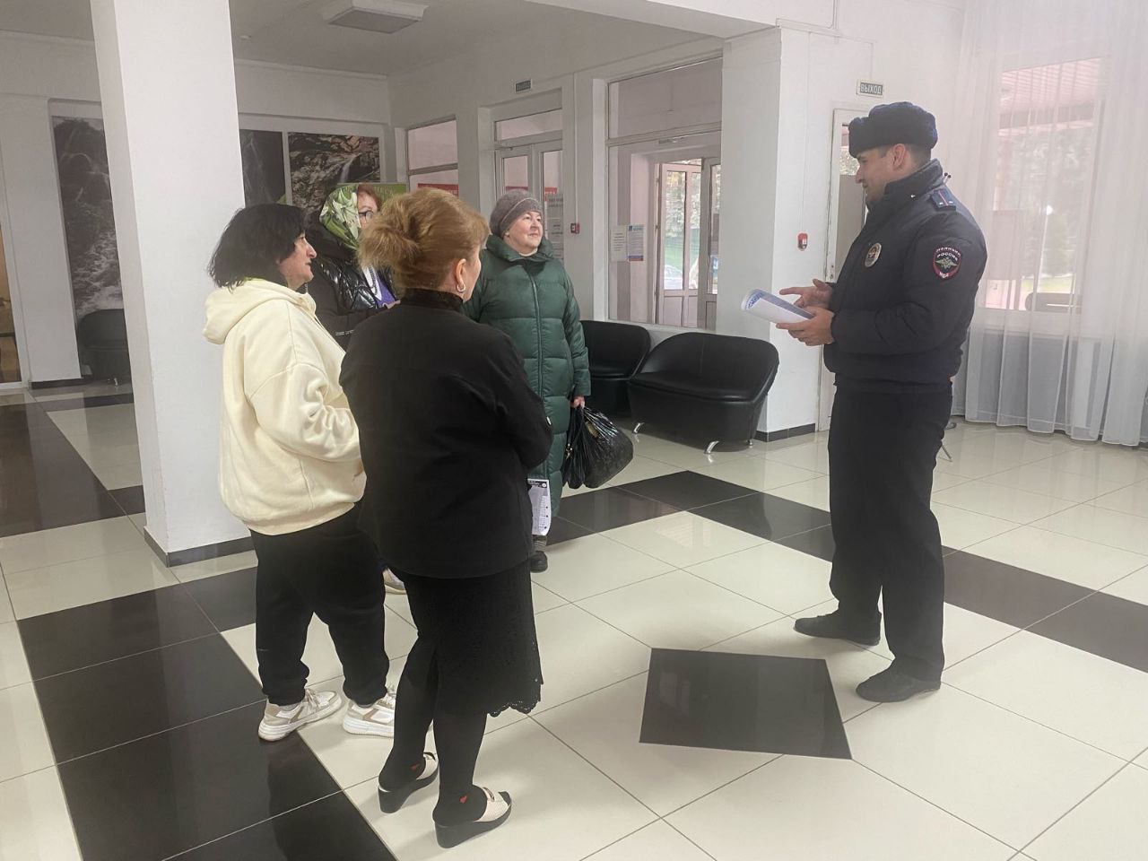 В Нальчике стартовала профилактическая акция, направленная на борьбу с новой волной дистанционного мошенничества В Нальчике стартовала профилактическая акция, направленная на борьбу с новой волной дистанционного мошенничества