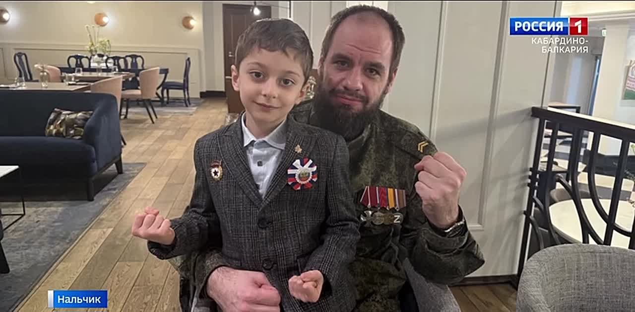 Юный патриот из Кабардино-Балкарии Тимур Ольмезов исполнил свою мечту и встретился с Героем России Артемом Глебовым