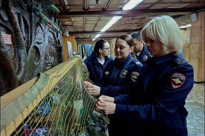 В Майском районе сотрудники полиции и общественник присоединились к акции «Своих не бросаем» В Майском районе сотрудники полиции и общественник присоединились к акции «Своих не бросаем»