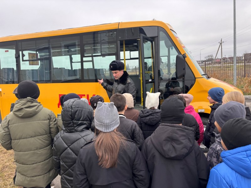 Автоинспекторы Кабардино-Балкарии провели для детей интерактивный урок по дорожной безопасности Автоинспекторы Кабардино-Балкарии провели для детей интерактивный урок по дорожной безопасности