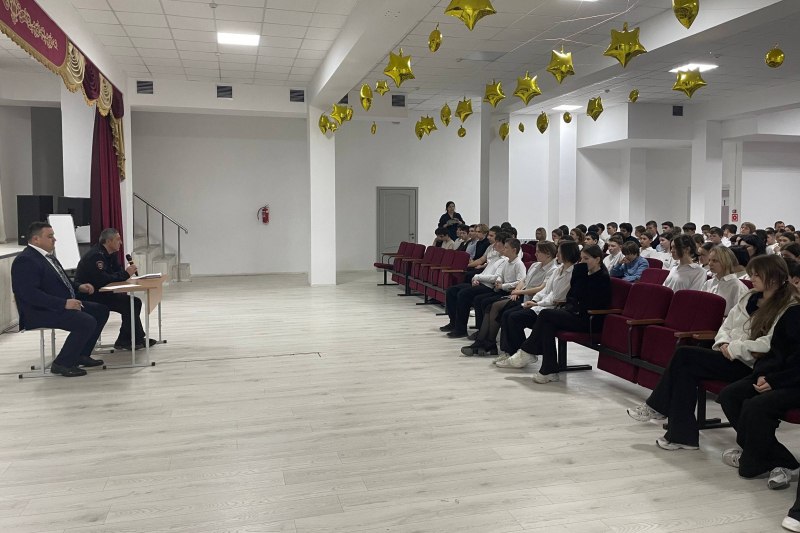 В Прохладненском районе полицейские провели антинаркотическую акцию «За здоровье и безопасность наших детей» В Прохладненском районе полицейские провели антинаркотическую акцию «За здоровье и безопасность наших детей»