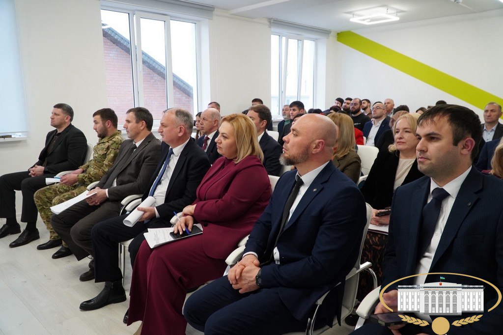 Председатель Комитета Парламента КБР по образованию, науке, физической культуре, спорту и делам молодежи Нина Емузова приняла участие в выездном заседании итоговой коллегии Министерства по делам молодежи КБР Председатель Комитета Парламента КБР по образованию, науке, физической культуре, спорту и делам молодежи Нина Емузова приняла участие в выездном заседании итоговой коллегии Министерства по делам молодежи КБР