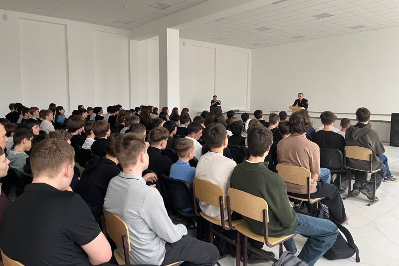 В Прохладненском районе полицейские провели антинаркотическую акцию «За здоровье и безопасность наших детей» В Прохладненском районе полицейские провели антинаркотическую акцию «За здоровье и безопасность наших детей»