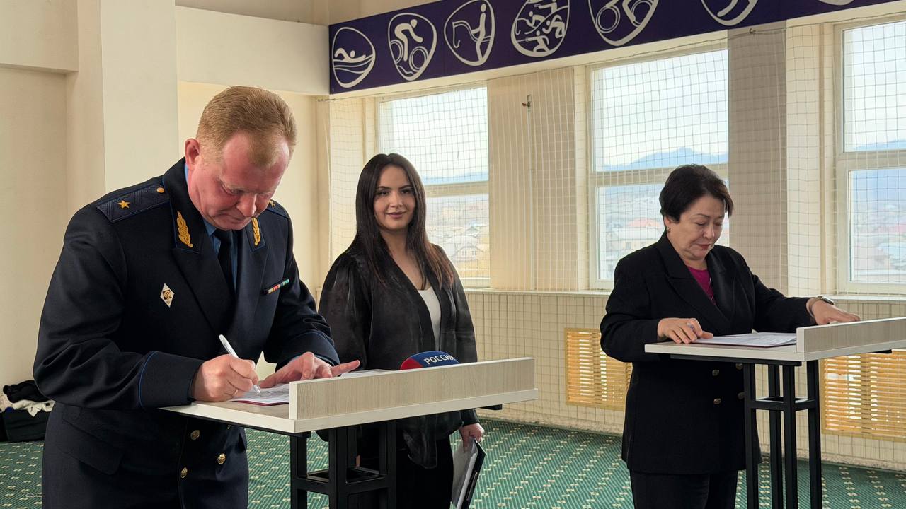 17 лицеистов посвящены в кадеты класса пограничной направленности 17 лицеистов посвящены в кадеты класса пограничной направленности