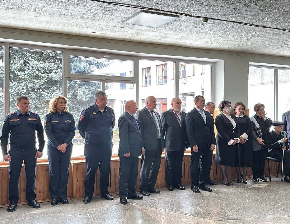 В Баксане открыли мемориальные доски Хасану Джэшу и Астемиру Татарову погибшим при исполнении служебного долга В Баксане открыли мемориальные доски Хасану Джэшу и Астемиру Татарову погибшим при исполнении служебного долга