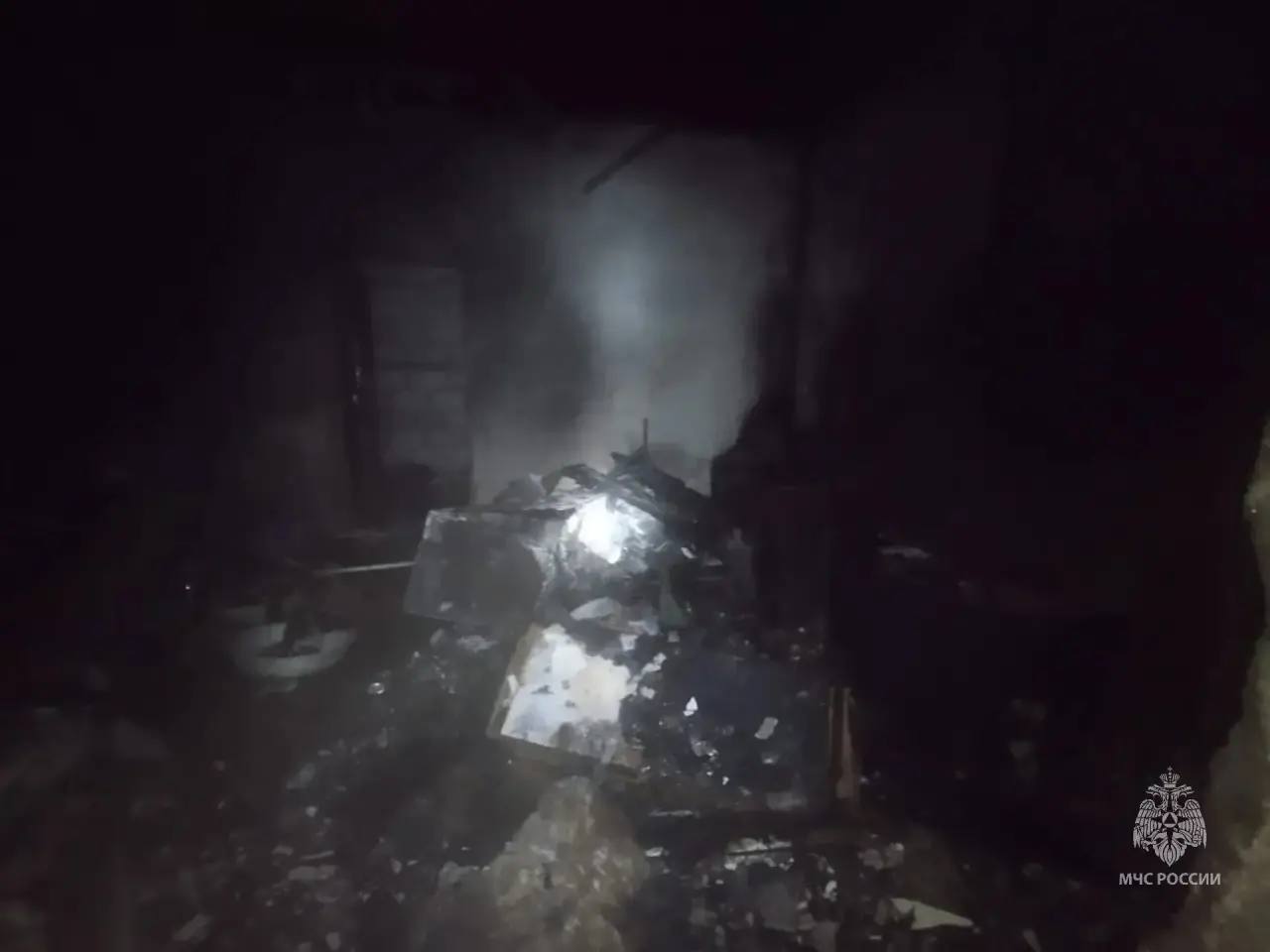 В результате пожара в Прохладненском районе пострадал мужчина, сообщает региональное МЧС