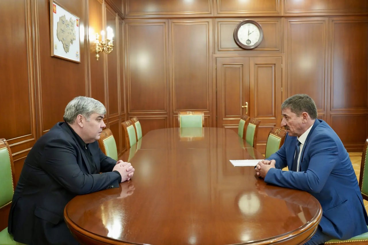 Казбек Коков встретился с директором филиала РусГидро