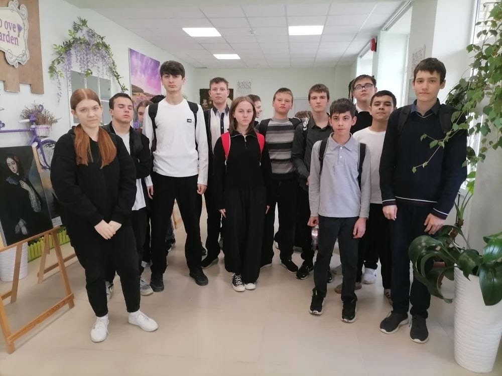 Школьников познакомили с произведениями классической и современной живописи Школьников познакомили с произведениями классической и современной живописи