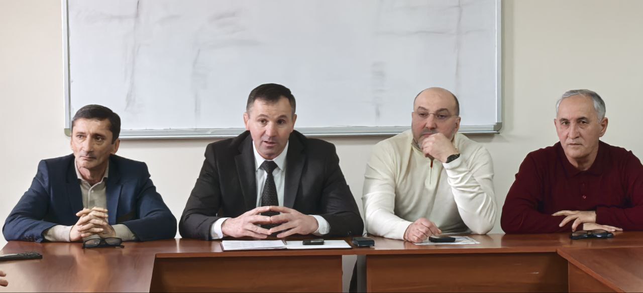 В Министерстве спорта КБР чествовали борцов вольного стиля, показавших отличные результаты на первенствах России по разным возрастам В Министерстве спорта КБР чествовали борцов вольного стиля, показавших отличные результаты на первенствах России по разным возрастам