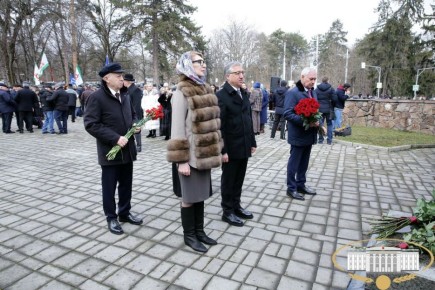 Сегодня в Кабардино-Балкарии состоялись памятные мероприятия, посвященные 82-й годовщине депортации балкарского народа
