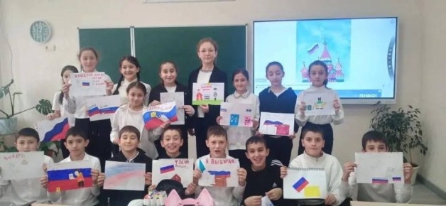 В рамках Дня молодого избирателя в школах Кашхатау и Бабугент прошли уроки рисования на тему избирательного права