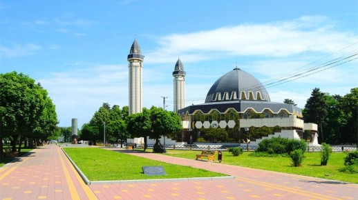 Горнолыжные трассы на Эльбрусе (Кабардино-Балкария) закрыли из-за непогоды, сообщили в администрации курорта