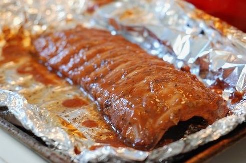 Запечённая свинина в фольге: секреты сочного мяса