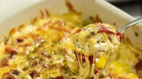 Запеченные овощи под ароматным сыром: кулинарный хит сезона