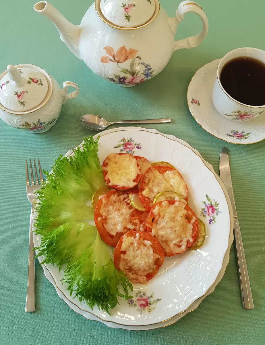 Летний вкус: кабачки с помидорами по рецепту "Катерина"