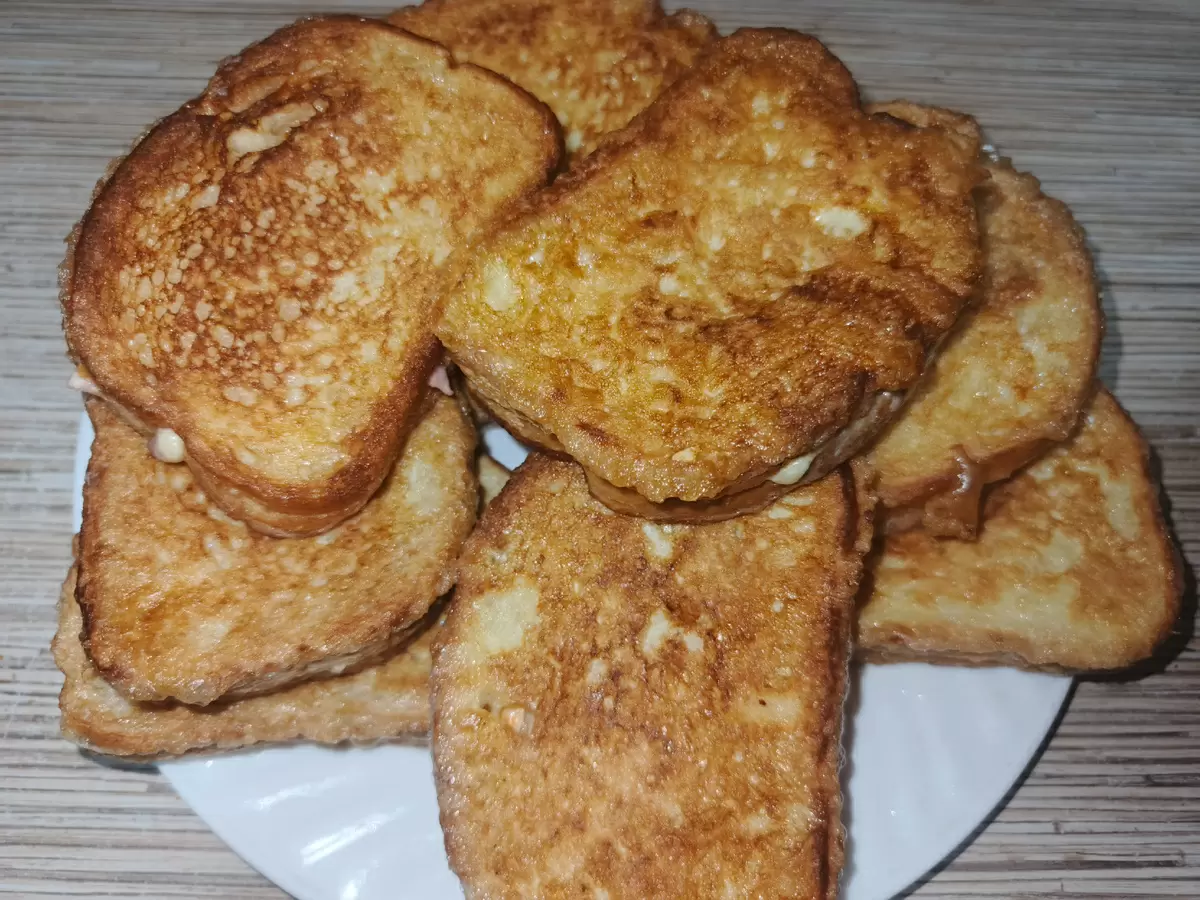 Гренки с колбасой и сыром: оригинальный рецепт для любителей перекусов