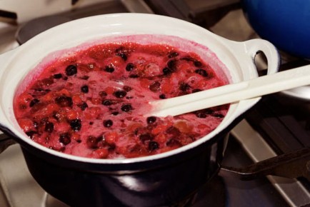 Удивительный мир варенья из черной смородины: секреты быстрого приготовления