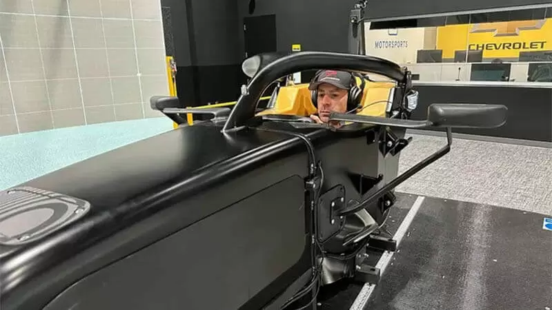 Cadillac выбирает звезд для своей программы симуляторов Формулы-1