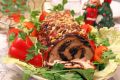 Мясной рулет с черносливом и орехами: идеальное блюдо для новогоднего стола