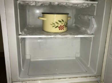 Эффективные советы по очищению морозильной камеры: как избежать ненужного льда